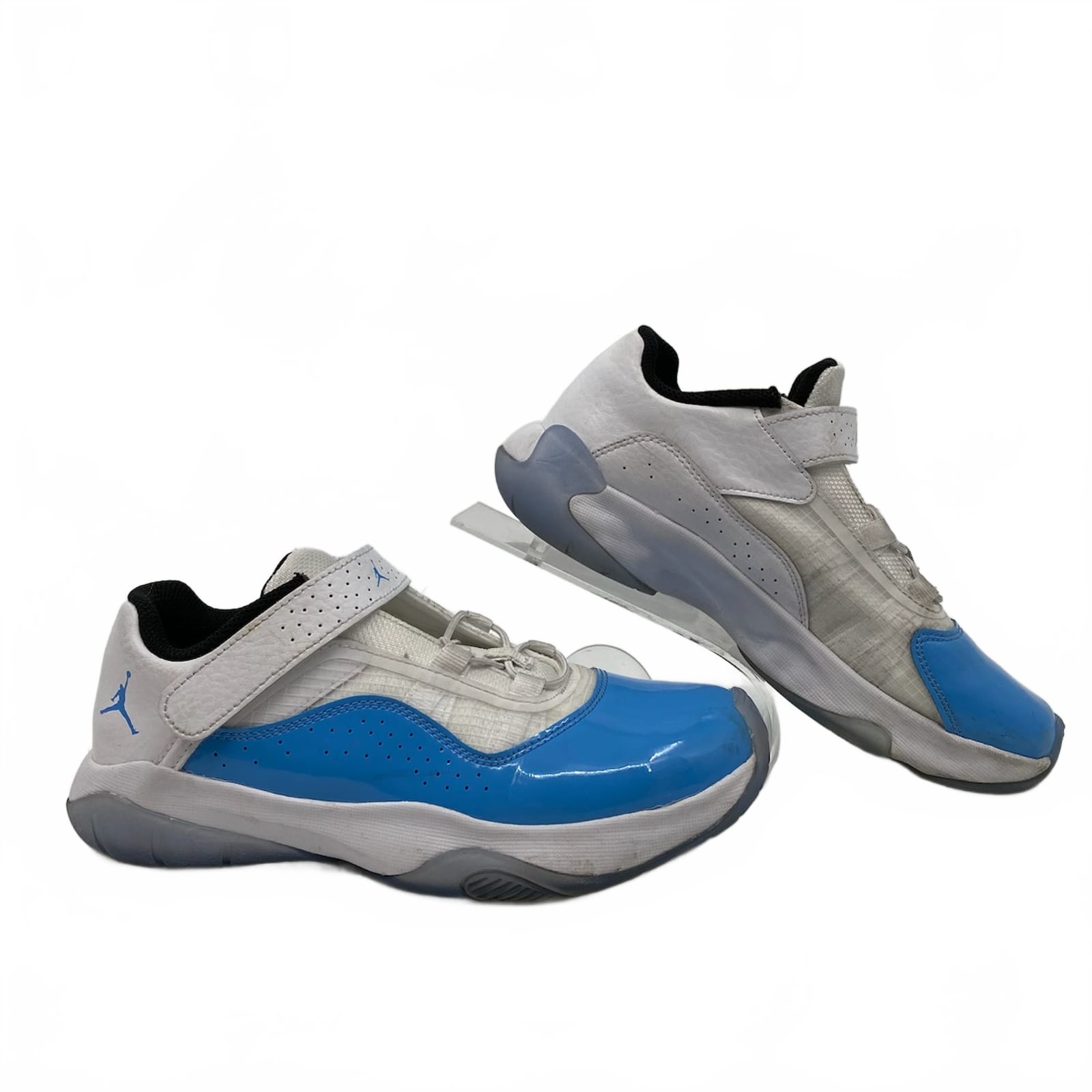 Nike White Blue CMFT 11 Athletic Sneakers