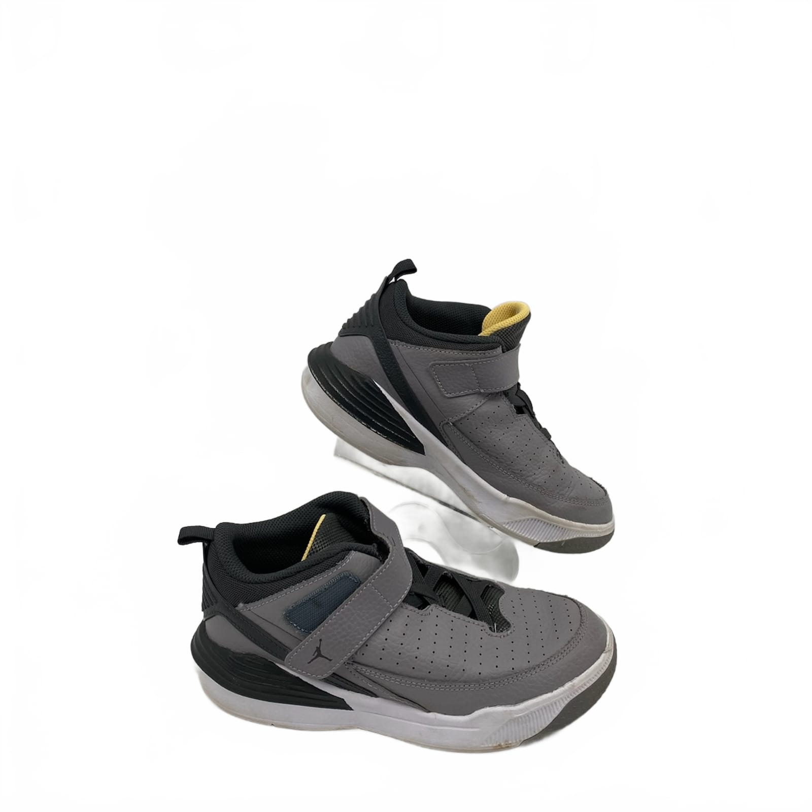 Air Jordan Gray Max Aura Sneakers