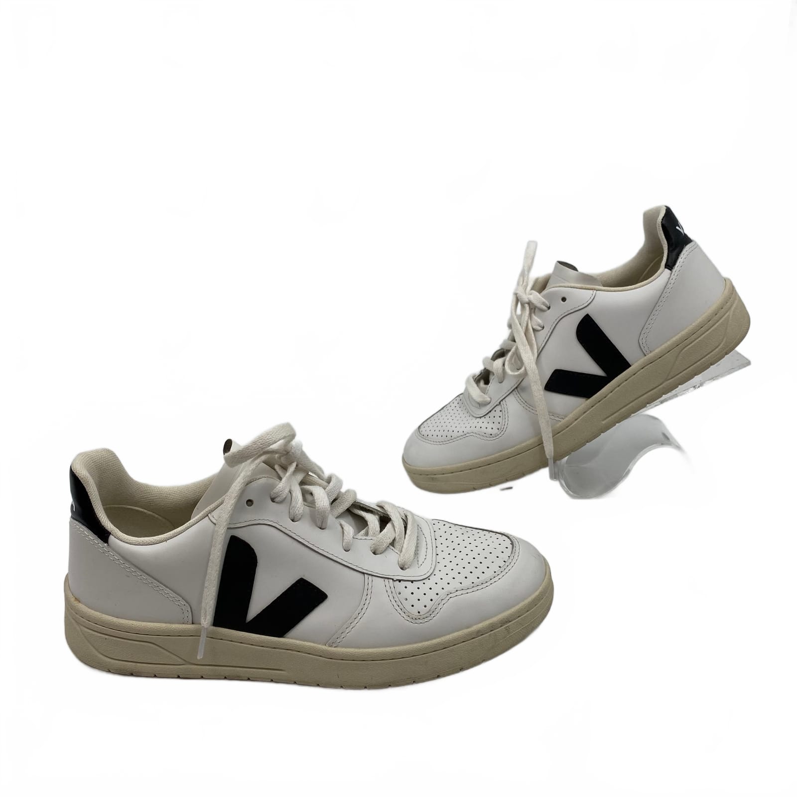 Veja White/Black Leather Sneakers